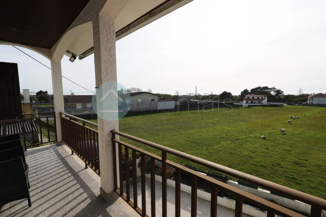 Moradia T4 para Venda em Chafe Foto 75