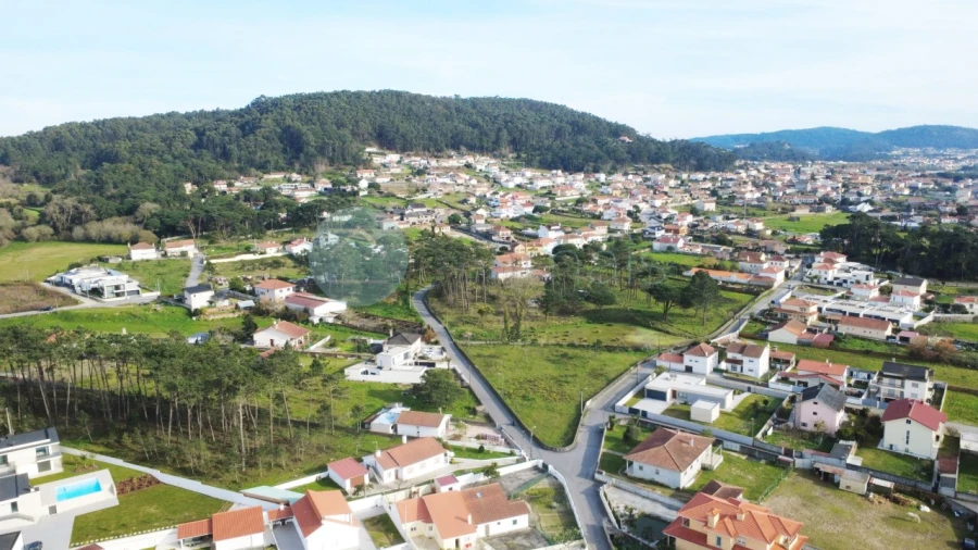 Moradia T4 para Venda em Chafe Foto 9