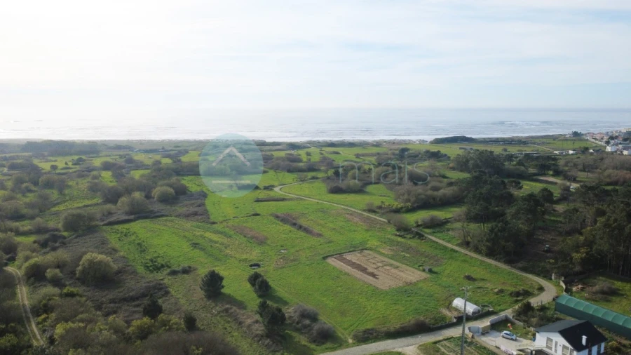 Moradia T4 para Venda em Chafe Foto 11