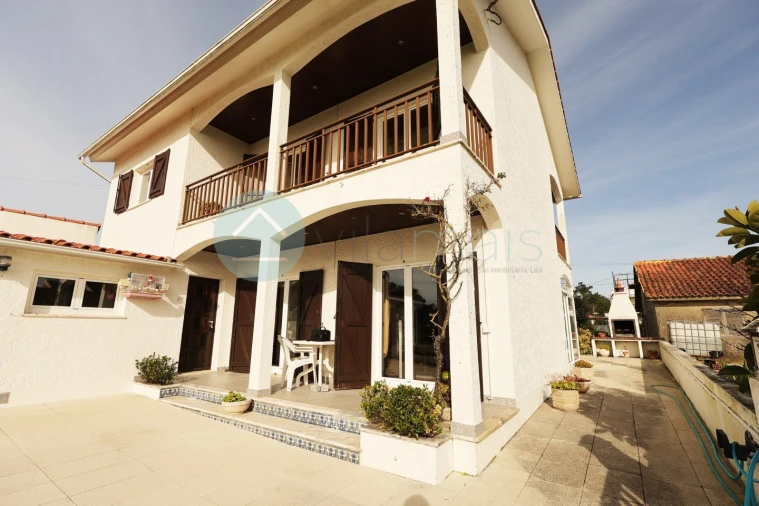 Moradia T4 para Venda em Chafe