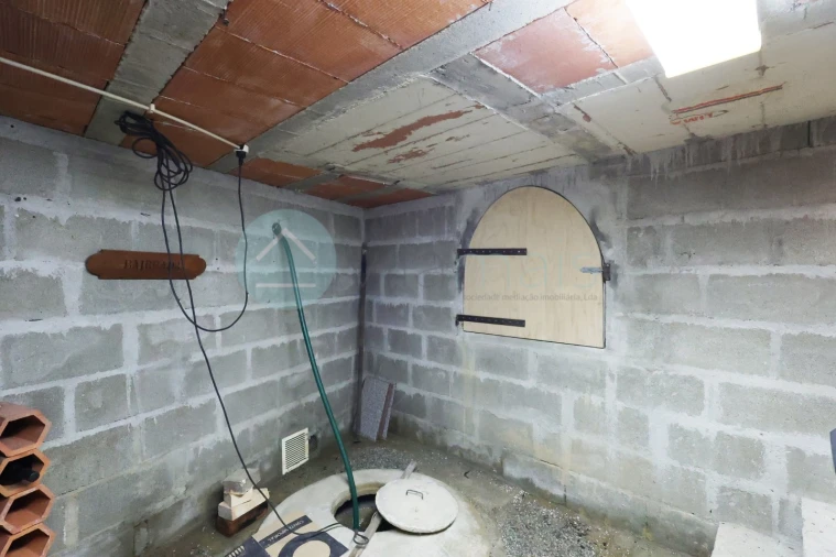 Moradia T4 para Venda em Chafe Foto 15