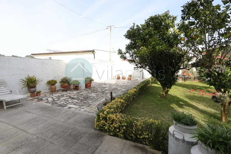 Moradia T4 para Venda em Chafe Foto 32