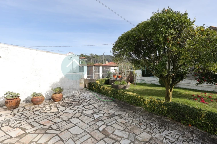 Moradia T4 para Venda em Chafe Foto 36