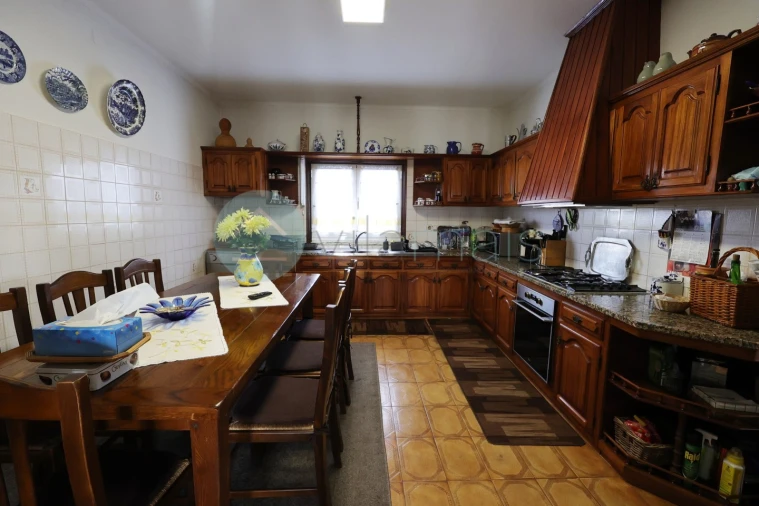 Moradia T4 para Venda em Chafe Foto 40