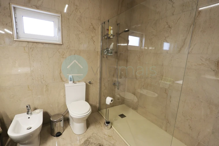 Moradia T4 para Venda em Chafe Foto 58