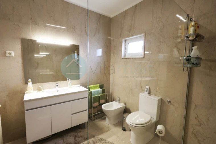 Moradia T4 para Venda em Chafe Foto 59