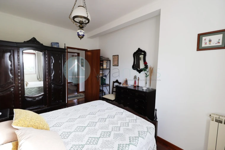 Moradia T4 para Venda em Chafe Foto 68