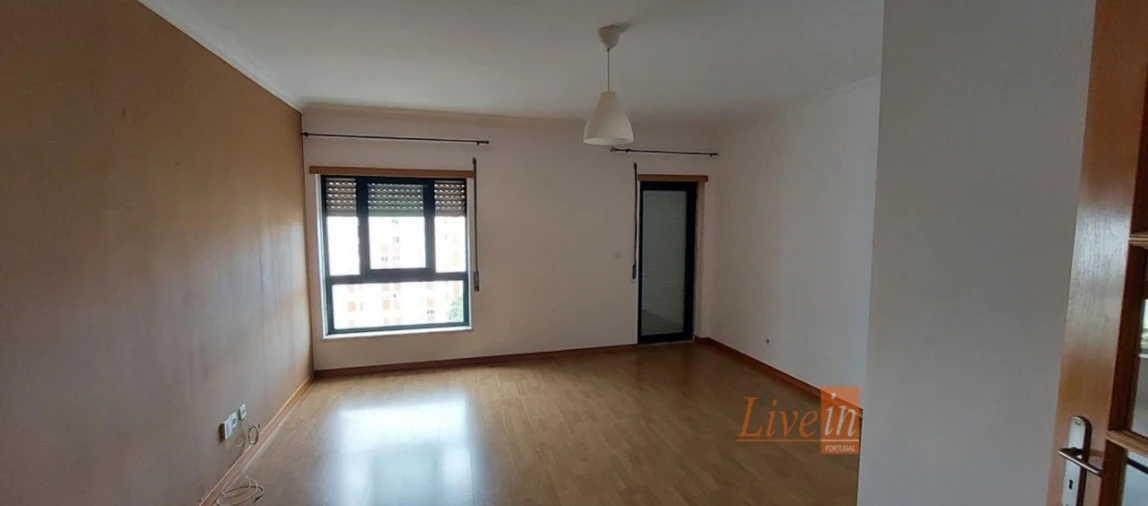 Apartamento T2 para Venda em Carregado e Cadafais Foto 2