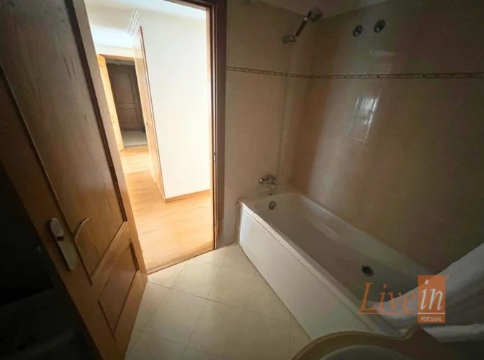 Apartamento T2 para Venda em Carregado e Cadafais Foto 7