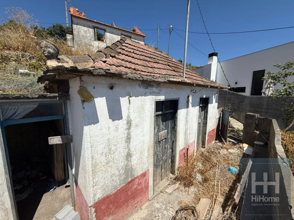 Moradia T3 para Venda em Arco da Calheta Foto 6