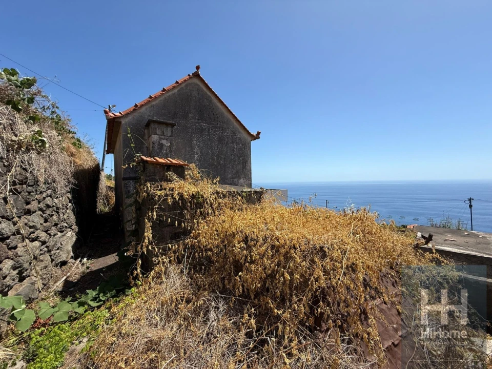 Moradia T3 para Venda em Arco da Calheta Foto 14