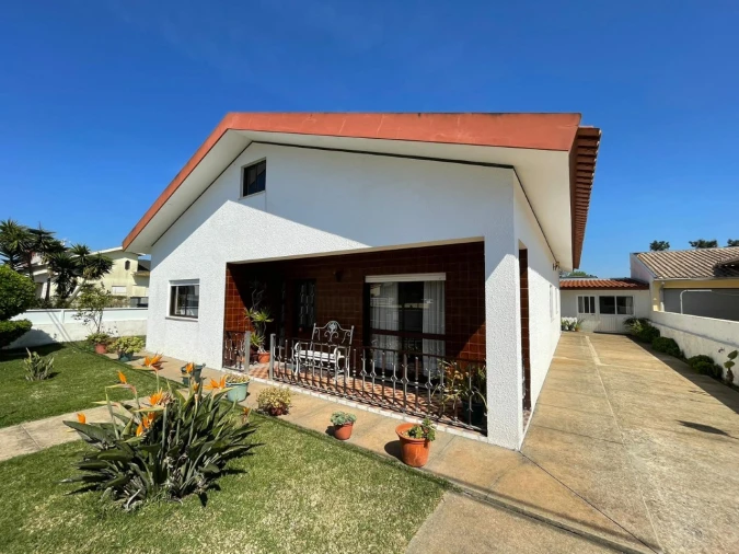 Moradia T4 para Venda em Torreira Foto 1