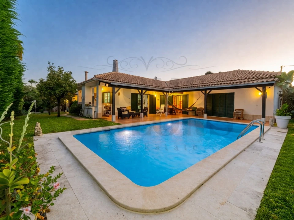 Moradia T5 para Venda em Corroios Foto 1