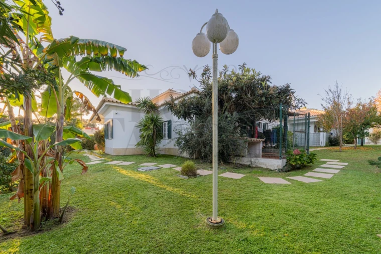 Moradia T5 para Venda em Corroios Foto 10