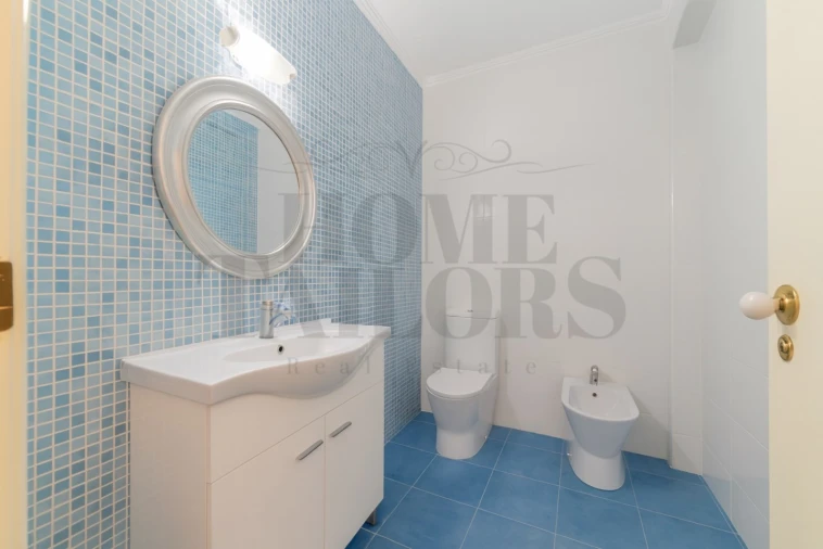 Moradia T5 para Venda em Corroios Foto 29