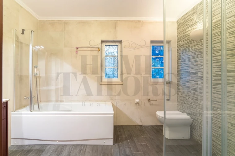 Moradia T5 para Venda em Corroios Foto 30