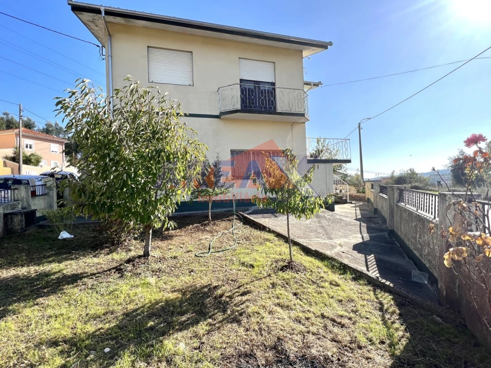 Moradia T3 para Venda em Vila de Cucujães Foto 1