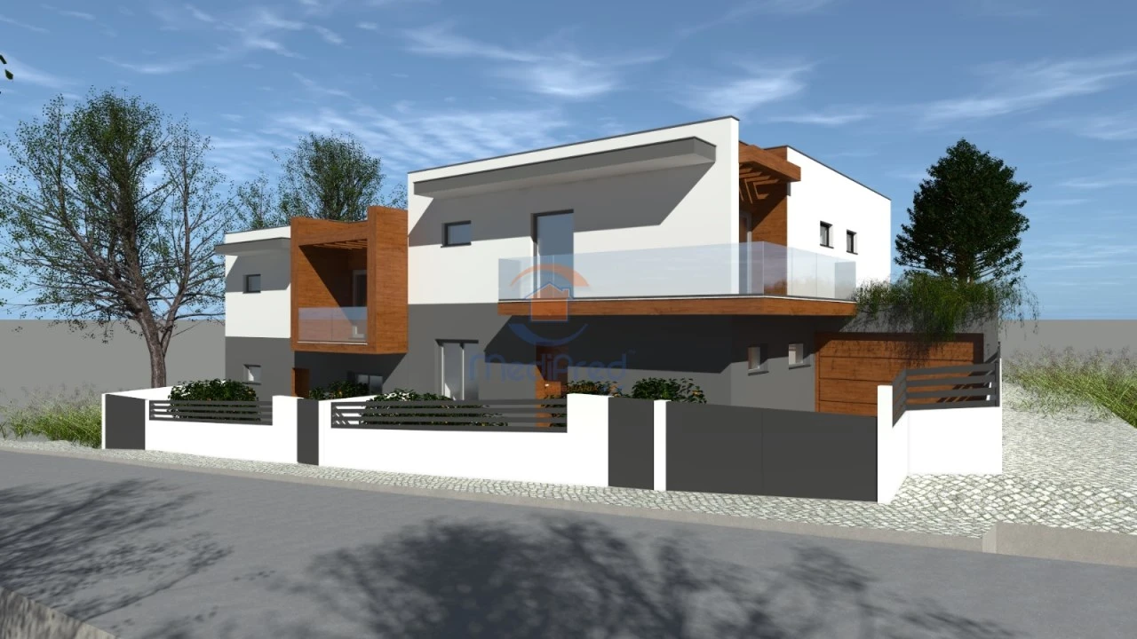 Moradia T4 para Venda em Pontinha e Famões Foto 3