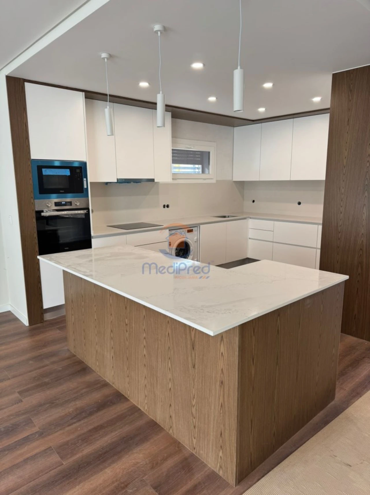 Moradia T4 para Venda em Pontinha e Famões Foto 1