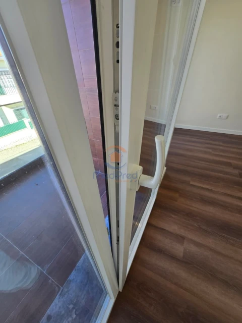 Moradia T4 para Venda em Pontinha e Famões