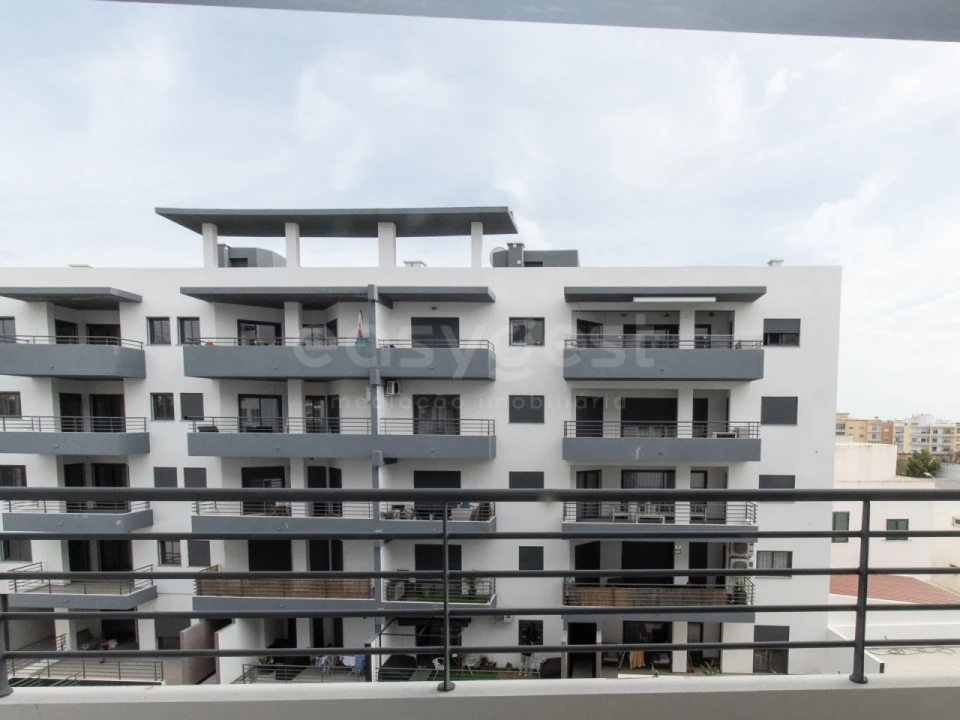 Apartamento T3 para Venda em Quelfes Foto 14