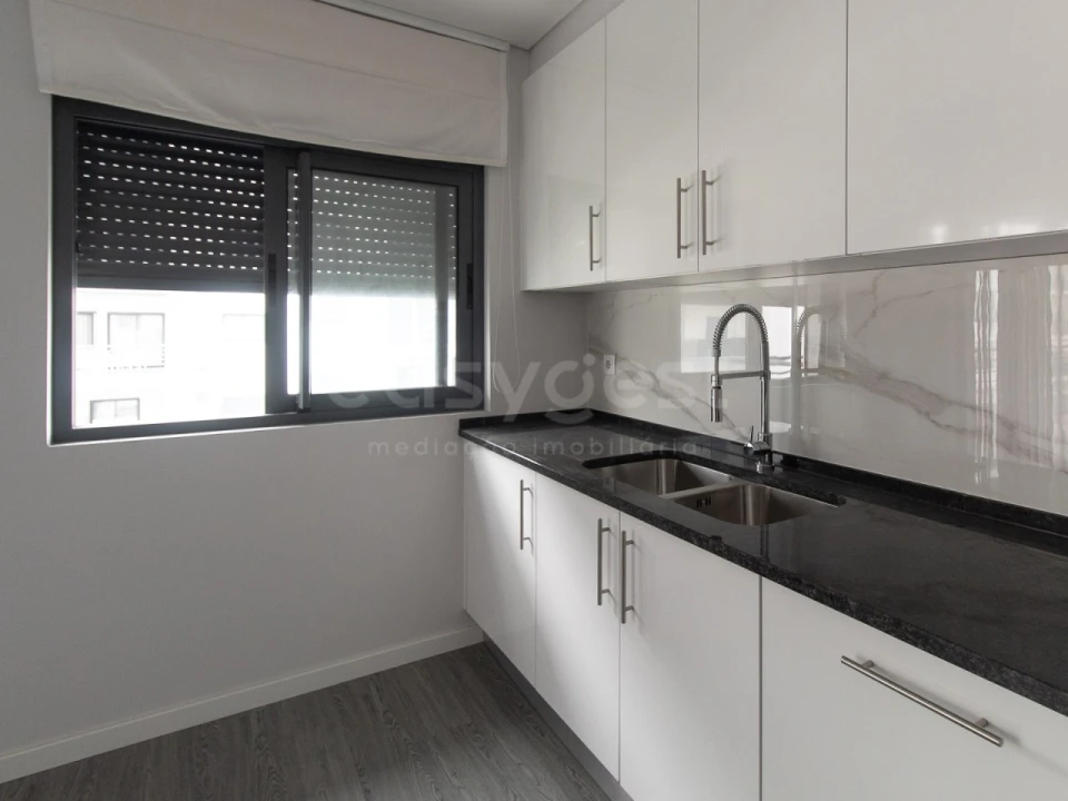 Apartamento T3 para Venda em Quelfes Foto 29