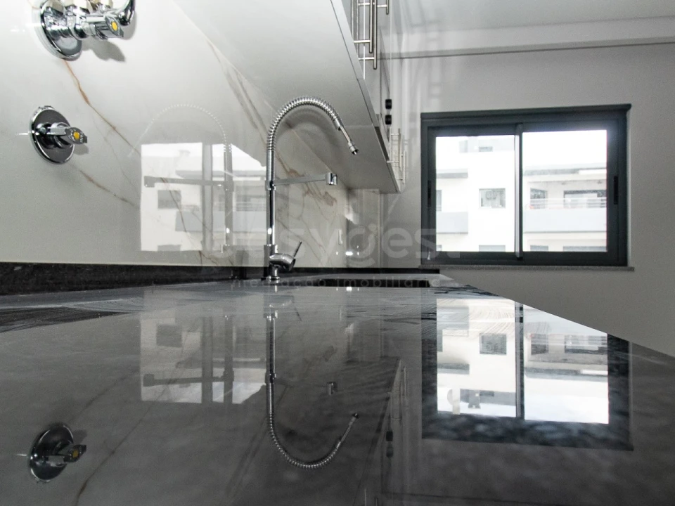 Apartamento T3 para Venda em Quelfes Foto 31