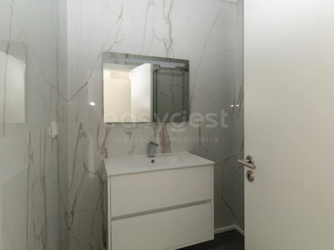 Apartamento T3 para Venda em Quelfes Foto 25