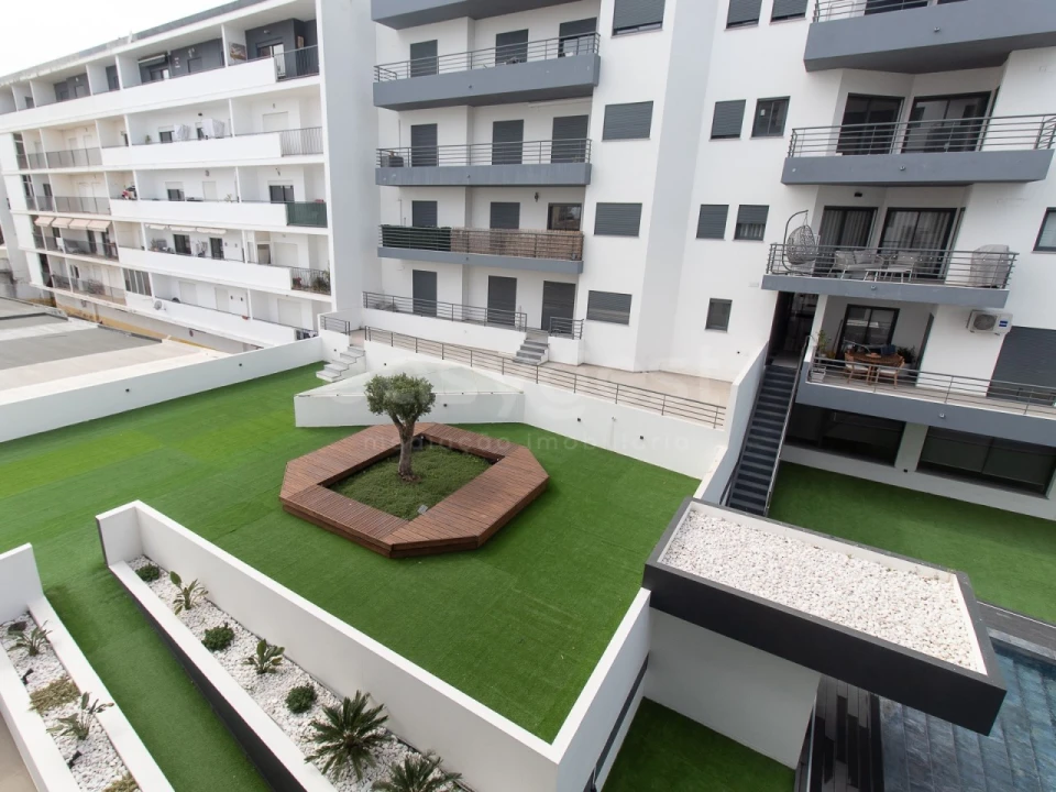 Apartamento T3 para Venda em Quelfes Foto 4