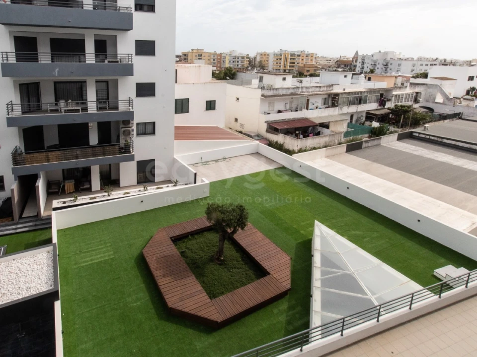 Apartamento T3 para Venda em Quelfes Foto 16