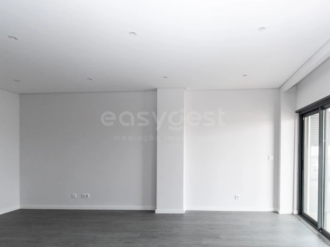 Apartamento T3 para Venda em Quelfes Foto 13