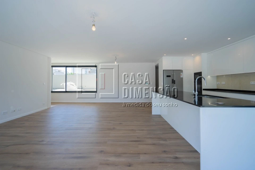 Moradia T3 para Venda em Barcarena Foto 10