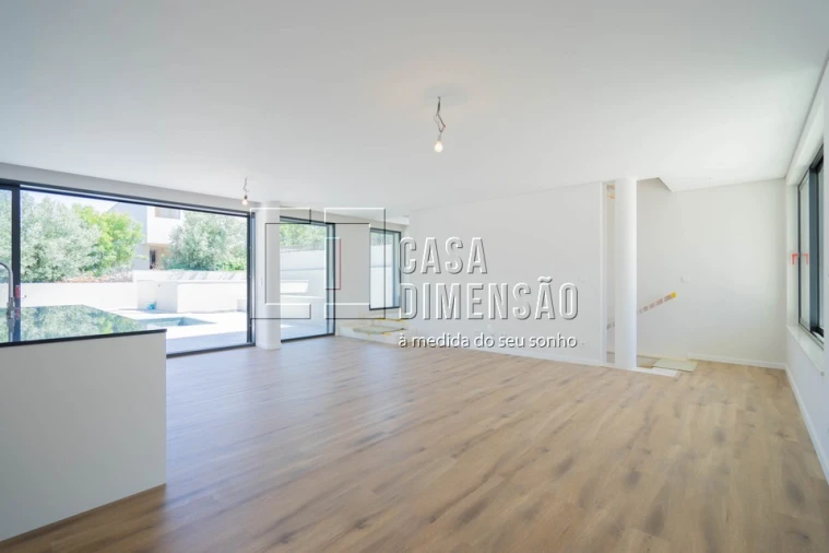 Moradia T3 para Venda em Barcarena Foto 3