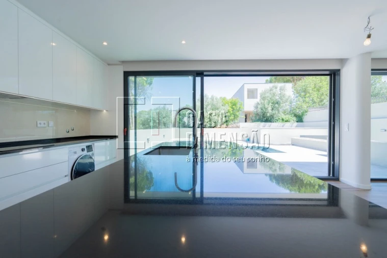 Moradia T3 para Venda em Barcarena Foto 16