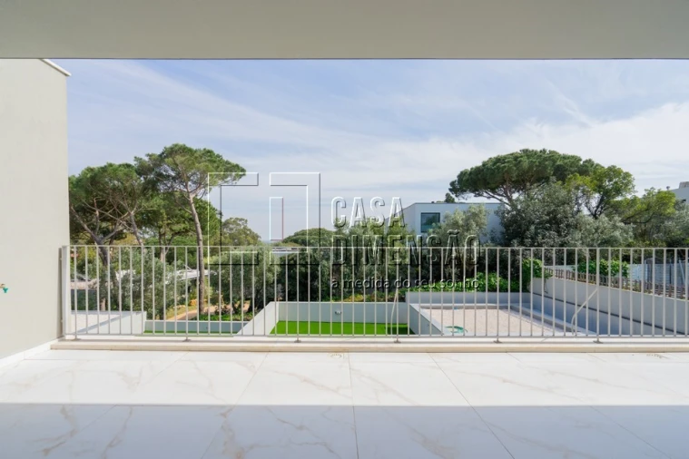 Moradia T3 para Venda em Barcarena Foto 48