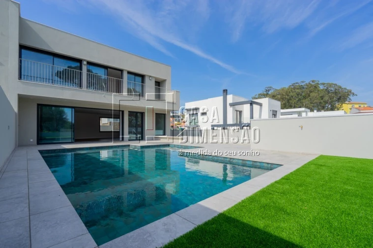 Moradia T3 para Venda em Barcarena Foto 97