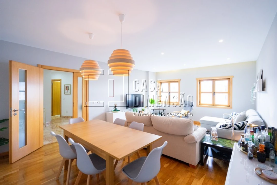 Apartamento T2 para Venda em Carnaxide e Queijas Foto 8