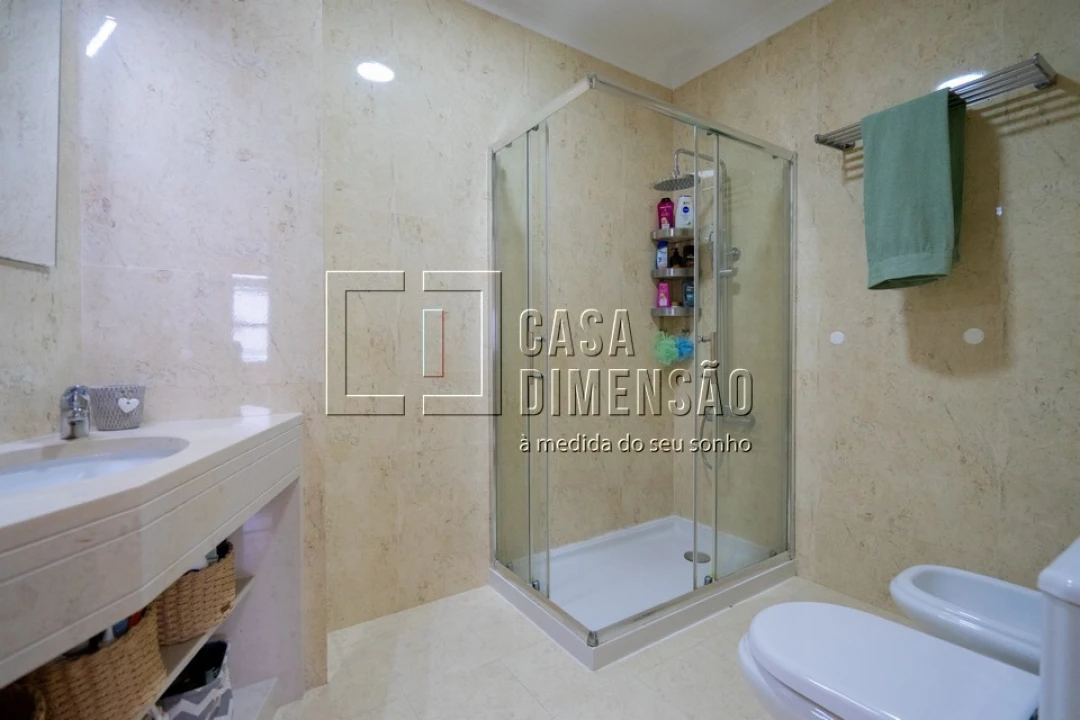 Apartamento T2 para Venda em Carnaxide e Queijas Foto 37