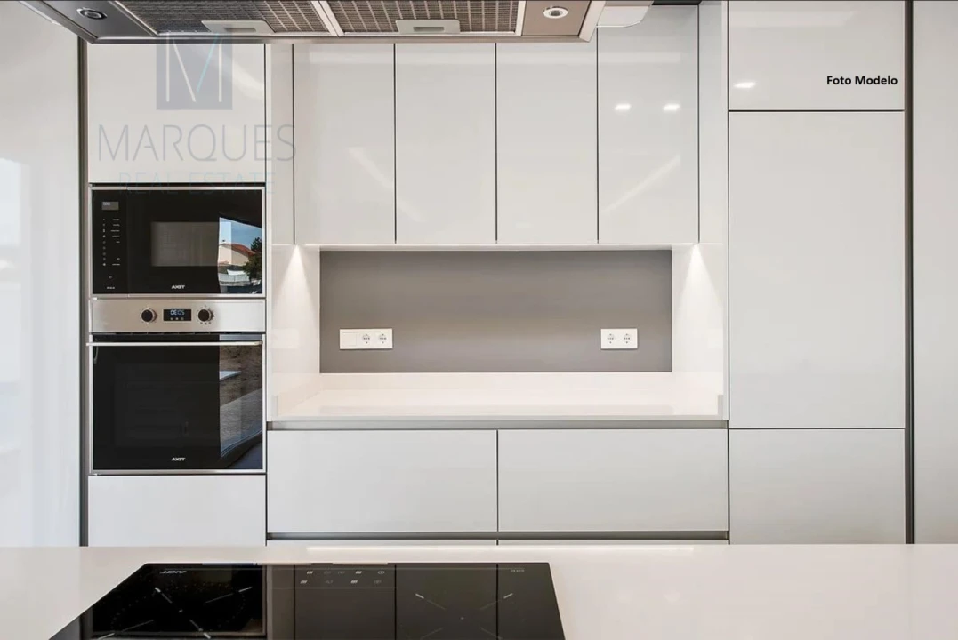 Moradia T4 para Venda em Fernao Ferro Foto 3