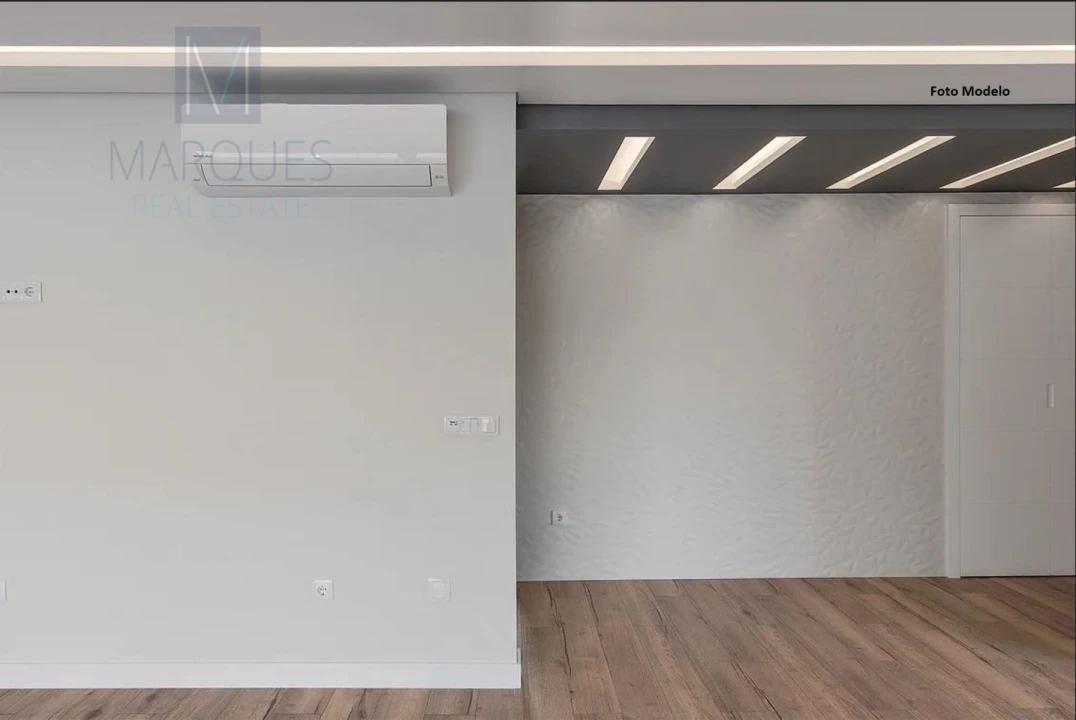 Moradia T4 para Venda em Fernao Ferro Foto 6