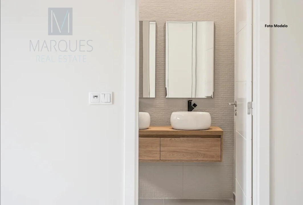 Moradia T4 para Venda em Fernao Ferro Foto 7