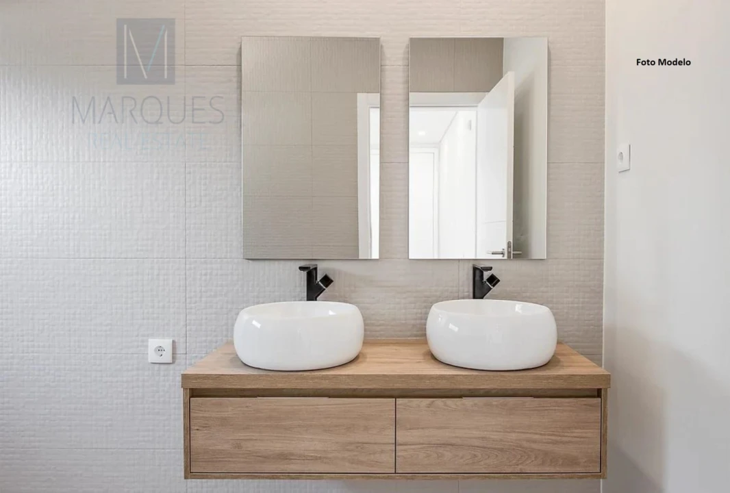 Moradia T4 para Venda em Fernao Ferro Foto 8