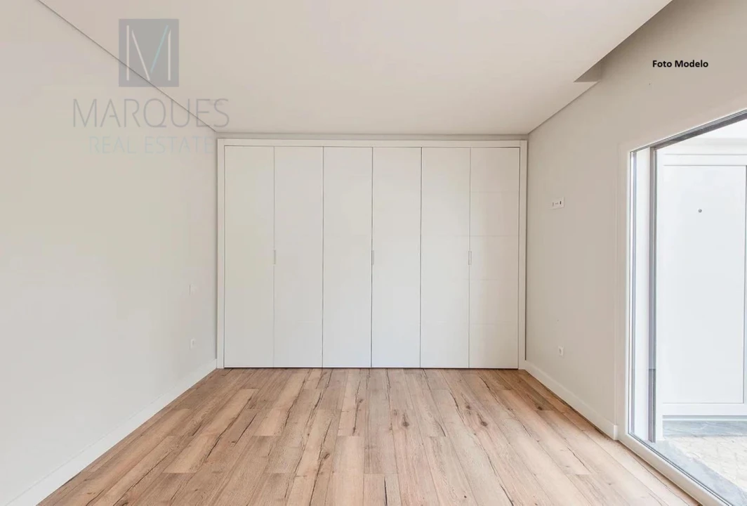 Moradia T4 para Venda em Fernao Ferro Foto 10