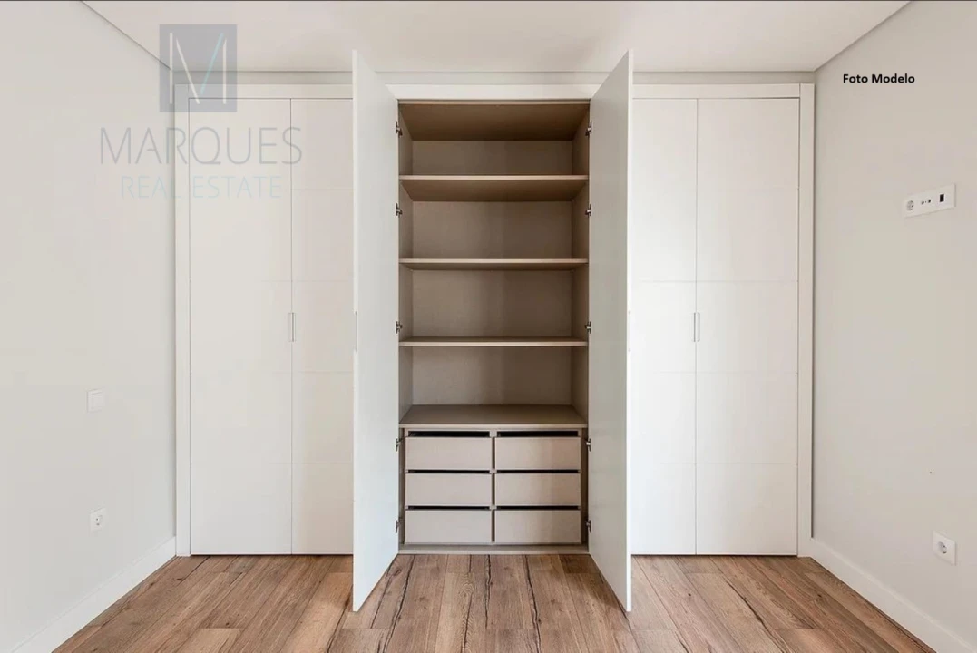 Moradia T4 para Venda em Fernao Ferro Foto 11