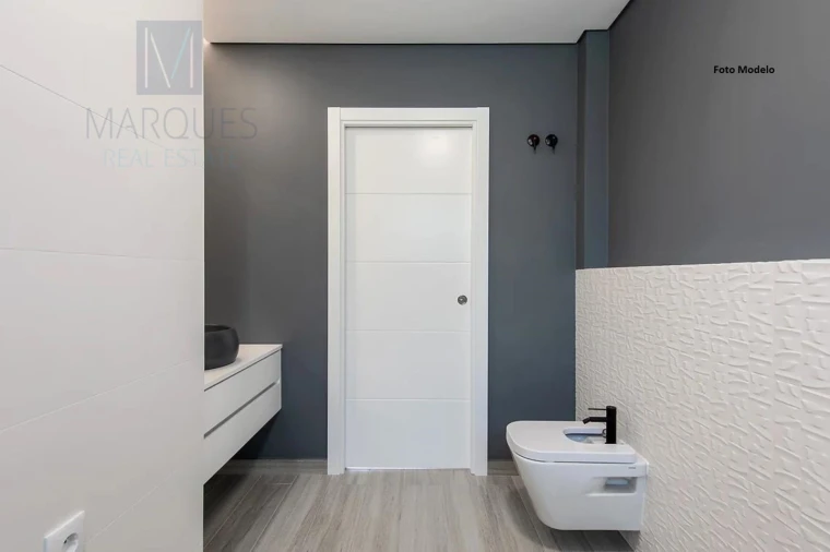 Moradia T4 para Venda em Fernao Ferro Foto 13