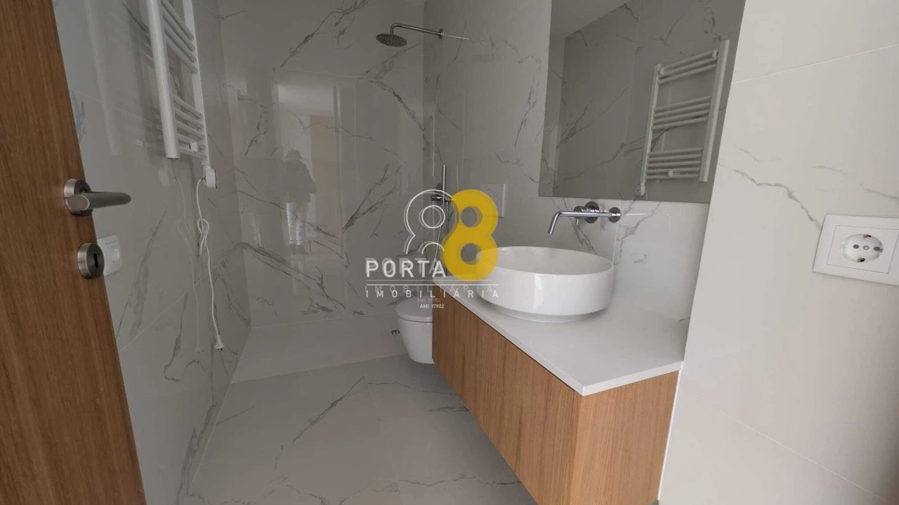 Apartamento T4 para Venda em Matosinhos e Leça da Palmeira Foto 8