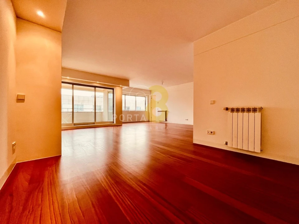 Apartamento T4 para Arrendamento em Lordelo do Ouro e Massarelos Foto 4