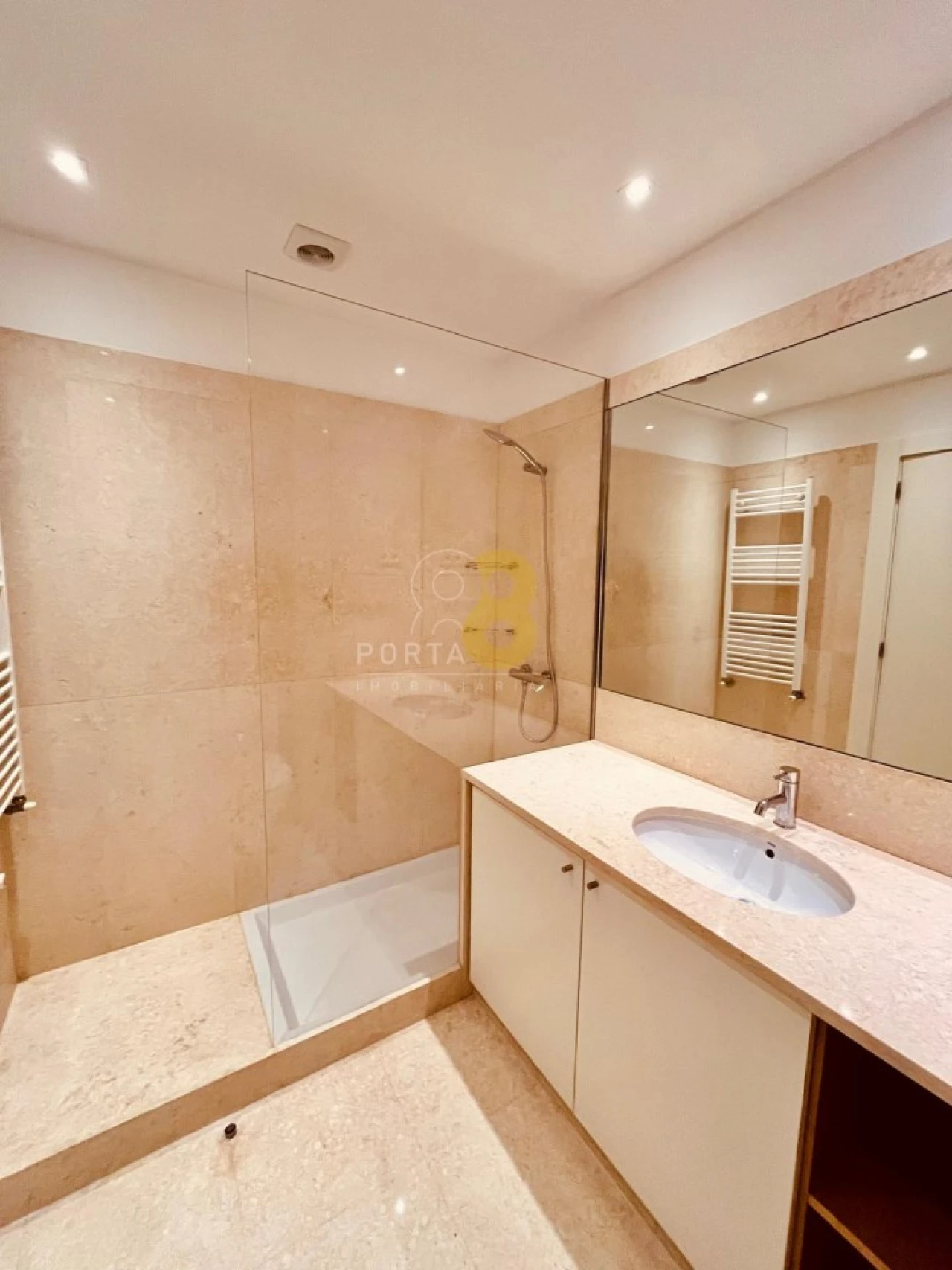 Apartamento T4 para Arrendamento em Lordelo do Ouro e Massarelos Foto 21