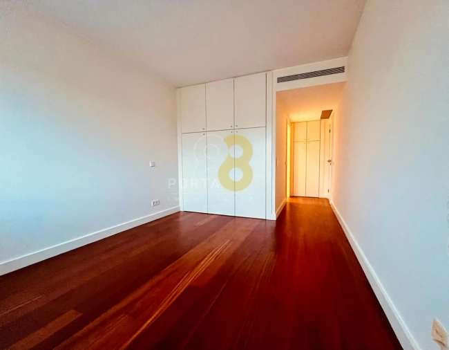 Apartamento T4 para Arrendamento em Lordelo do Ouro e Massarelos Foto 23