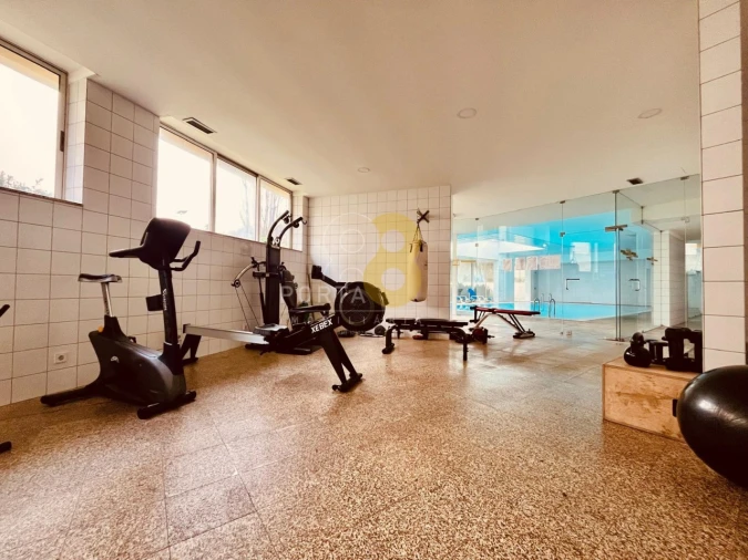 Apartamento T4 para Arrendamento em Lordelo do Ouro e Massarelos Foto 30